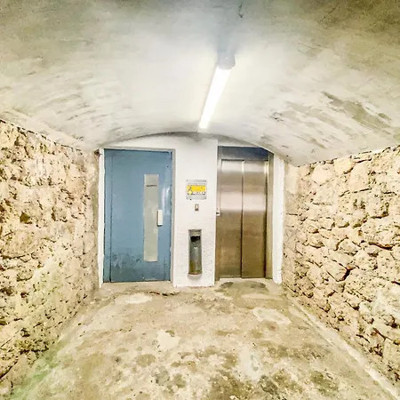 Apartment 67